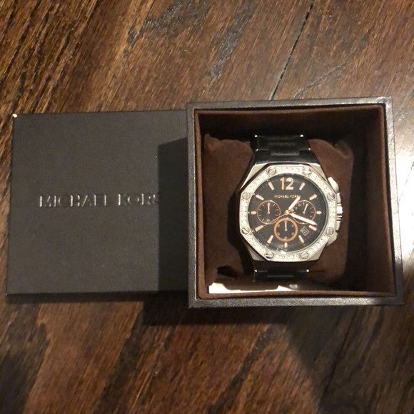 Michael Kors Watch Black & Swarovski Crystals - Picture 8 of 9